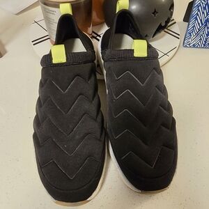 Dr. Scholls Slip On Sneakers Sz 9.5